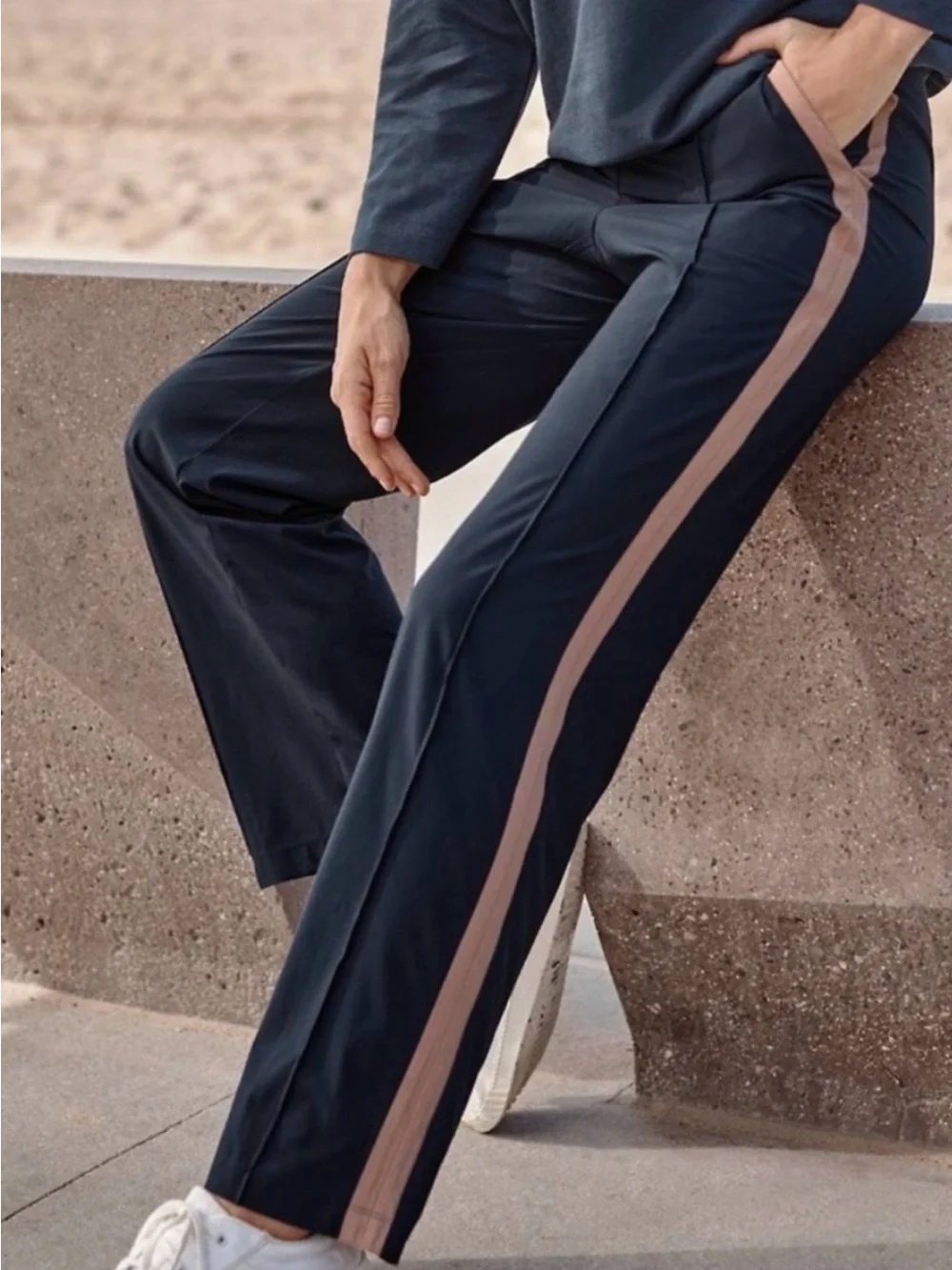 J Jill Fit Women’s Navy Wide-Leg Track Pants with Taupe Side Stripe - Picture 1 of 9